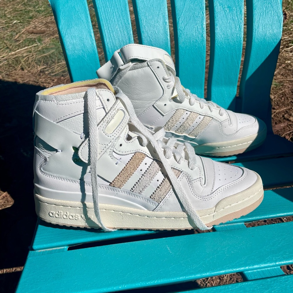 Adidas Tennis Shoes